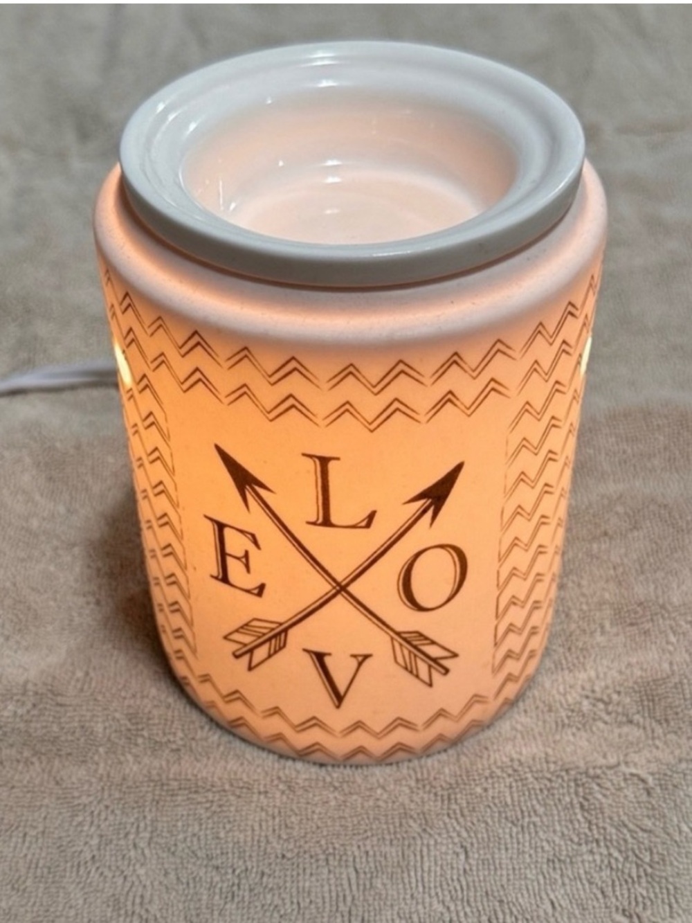 Scentsy Ceramic ‘LOVE’ Electric Wax Warmer